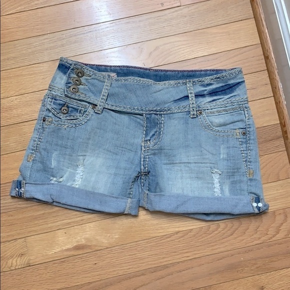 𝅺TJ maxx jean shorts - Picture 1 of 3